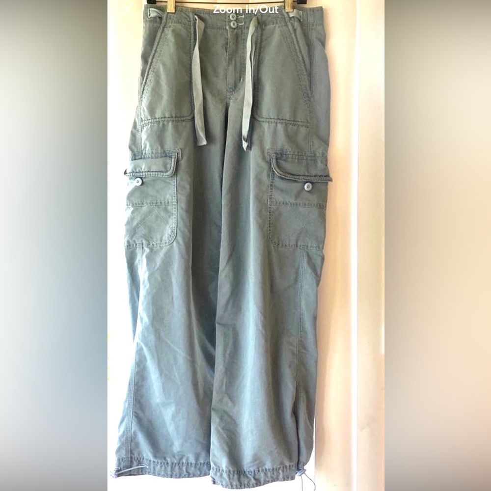 American Eagle wide leg stretch, cargo pants.